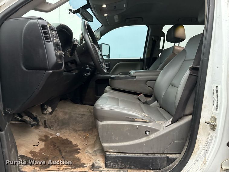 image for item ED5620 2019 Chevrolet Silverado 5500HD Crew Cab utility / service truck