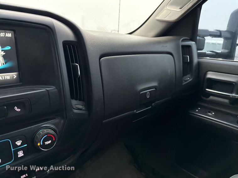 image for item ED5620 2019 Chevrolet Silverado 5500HD Crew Cab utility / service truck