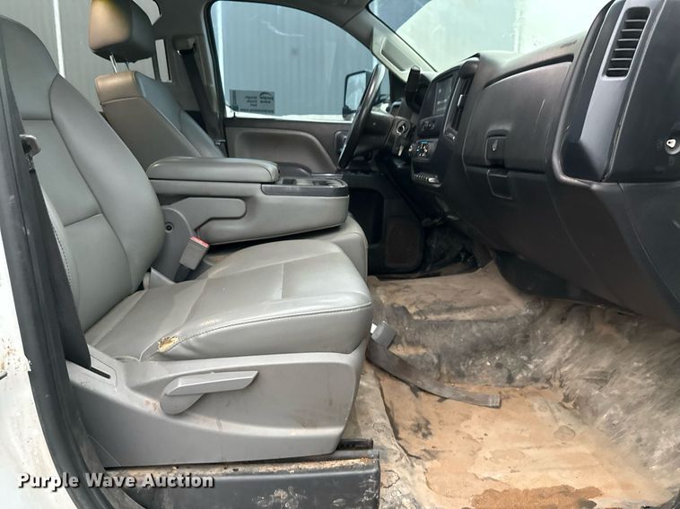 image for item ED5620 2019 Chevrolet Silverado 5500HD Crew Cab utility / service truck