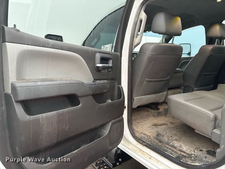 image for item ED5620 2019 Chevrolet Silverado 5500HD Crew Cab utility / service truck