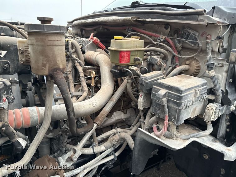 image for item ED5620 2019 Chevrolet Silverado 5500HD Crew Cab utility / service truck