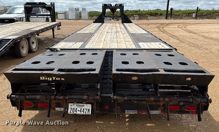image for item ED5622 2017 Big Tex 22GN-28BK+5MR equipment trailer