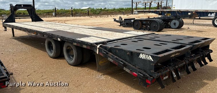 image for item ED5622 2017 Big Tex 22GN-28BK+5MR equipment trailer