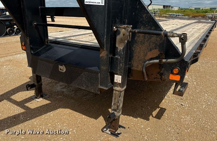 image for item ED5622 2017 Big Tex 22GN-28BK+5MR equipment trailer