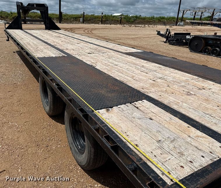 image for item ED5622 2017 Big Tex 22GN-28BK+5MR equipment trailer