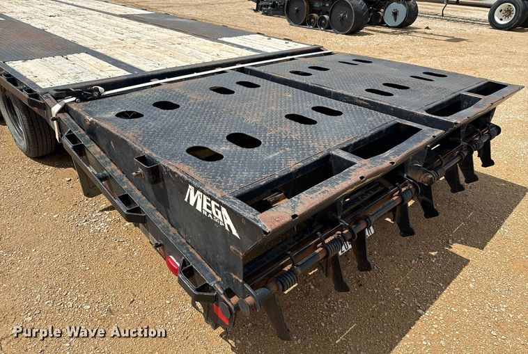 image for item ED5622 2017 Big Tex 22GN-28BK+5MR equipment trailer