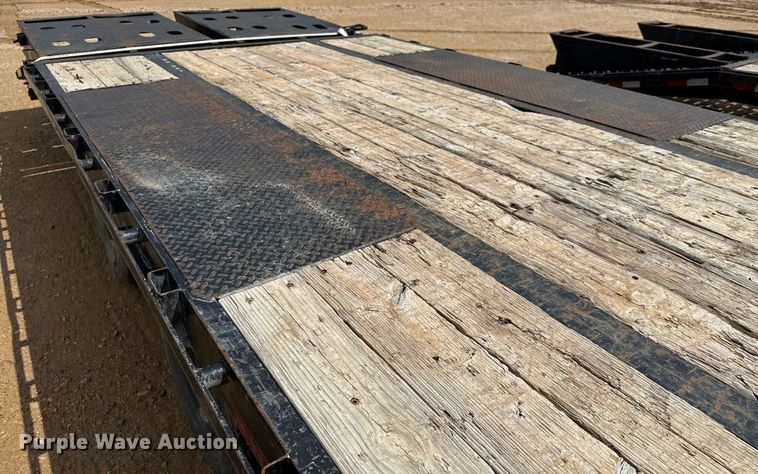 image for item ED5622 2017 Big Tex 22GN-28BK+5MR equipment trailer