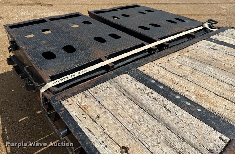 image for item ED5622 2017 Big Tex 22GN-28BK+5MR equipment trailer