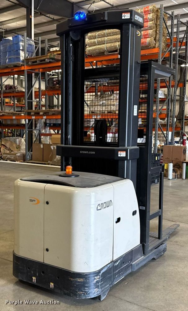 image for item EF1988 Crown SP3520-30 order picker