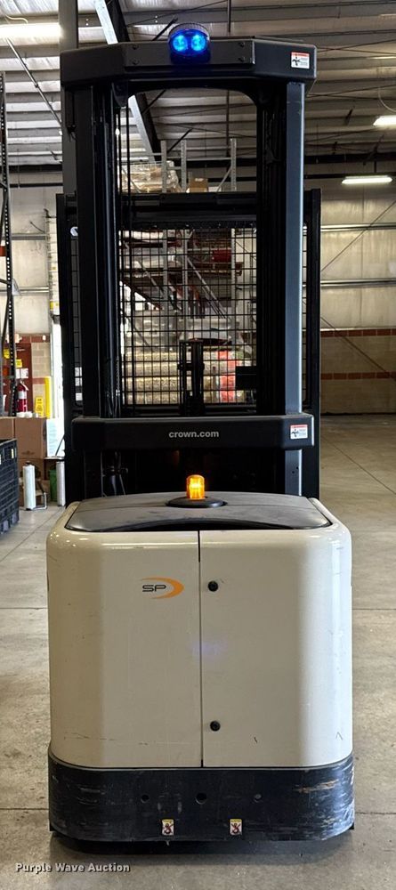 image for item EF1988 Crown SP3520-30 order picker