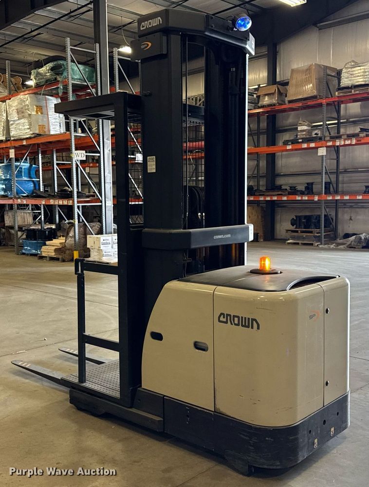 image for item EF1988 Crown SP3520-30 order picker