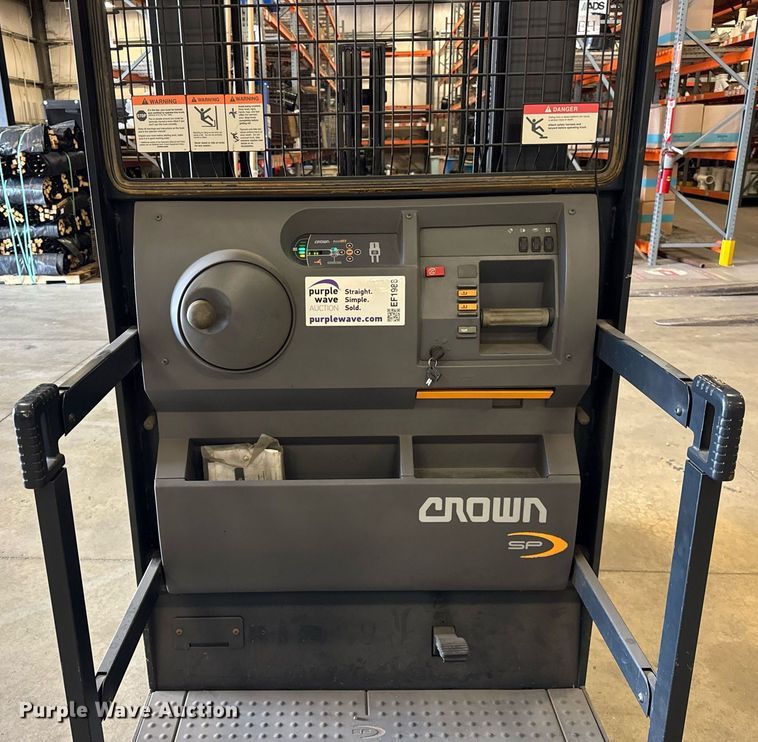 image for item EF1988 Crown SP3520-30 order picker