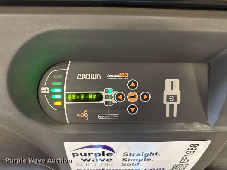 image for item EF1988 Crown SP3520-30 order picker