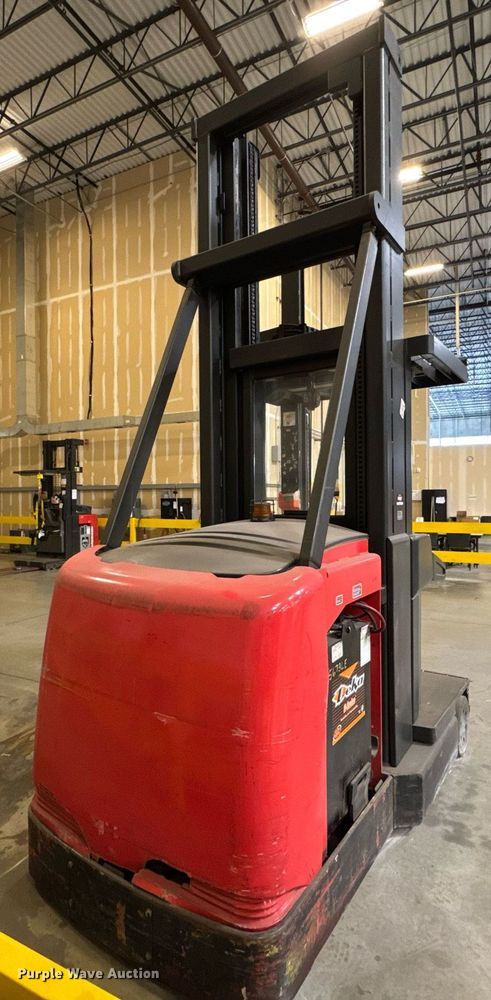 image for item EF1989 2007 Raymond SA-CSR30T order picker