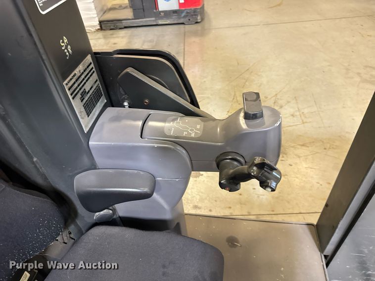 image for item EF1989 2007 Raymond SA-CSR30T order picker