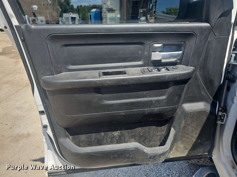 image for item EF3486 2019 Dodge Ram 2500 Crew Cab pickup truck