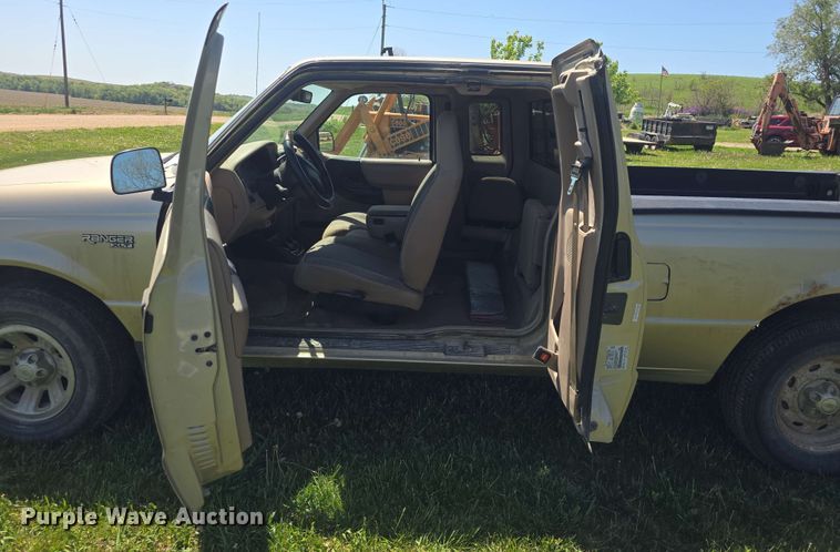 image for item EF3489 2000 Ford Ranger XLT SuperCab pickup truck