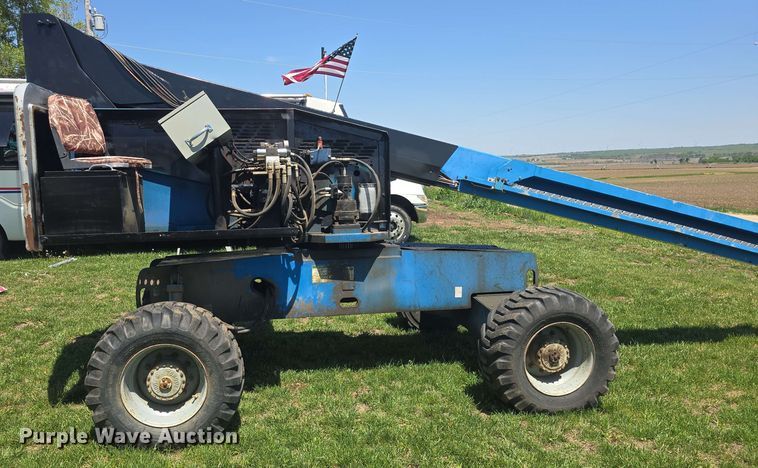 image for item EF3492 1999 Genie S-40 boom lift
