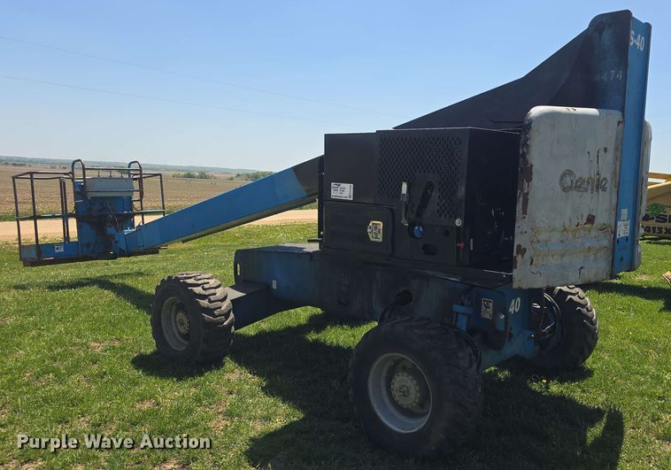 image for item EF3492 1999 Genie S-40 boom lift