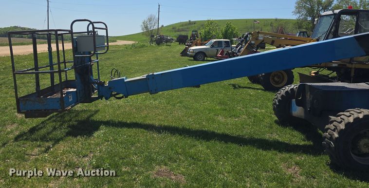 image for item EF3492 1999 Genie S-40 boom lift