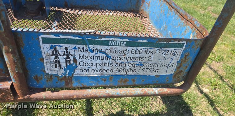 image for item EF3492 1999 Genie S-40 boom lift