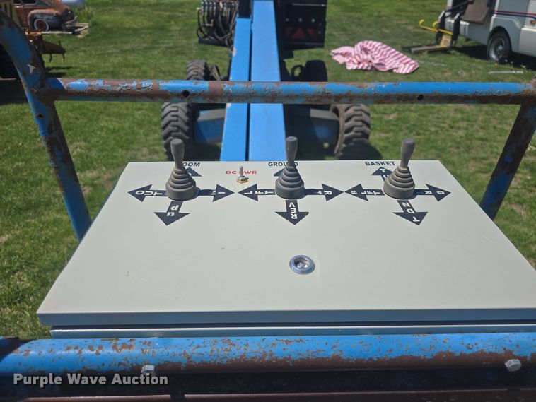 image for item EF3492 1999 Genie S-40 boom lift