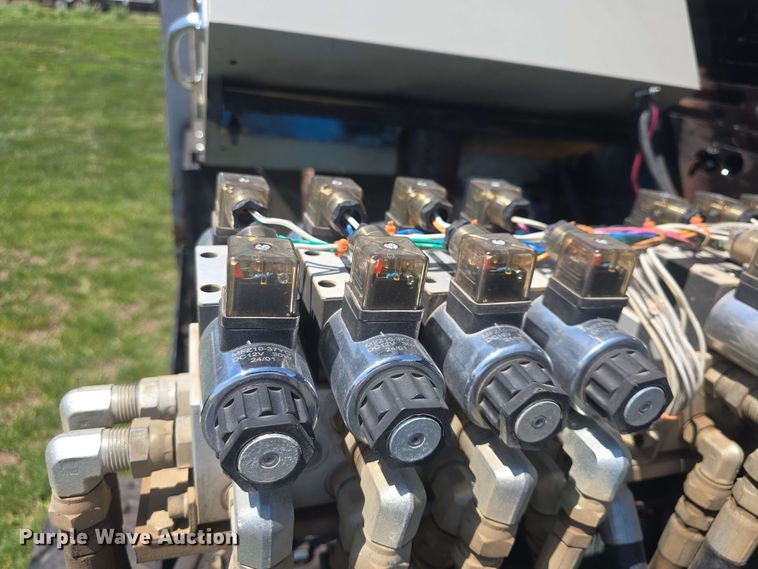 image for item EF3492 1999 Genie S-40 boom lift