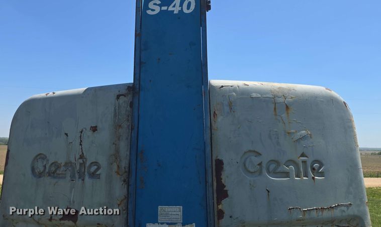 image for item EF3492 1999 Genie S-40 boom lift