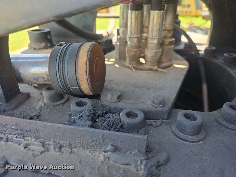 image for item EF3492 1999 Genie S-40 boom lift