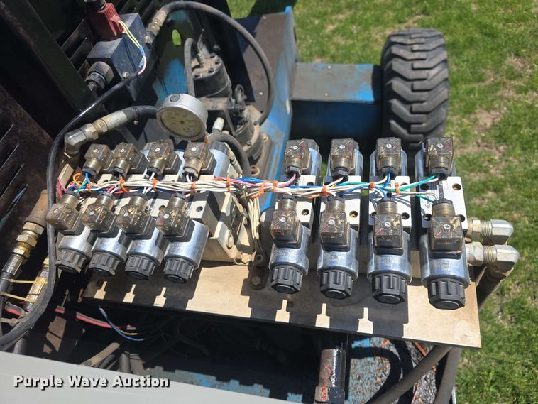 image for item EF3492 1999 Genie S-40 boom lift