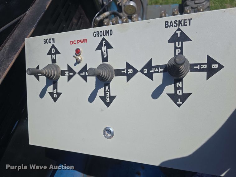 image for item EF3492 1999 Genie S-40 boom lift