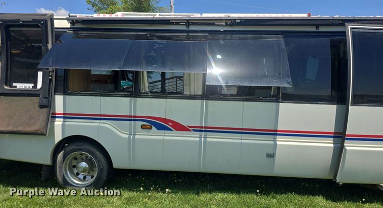 image for item EF3493 2009 International 3200 RV