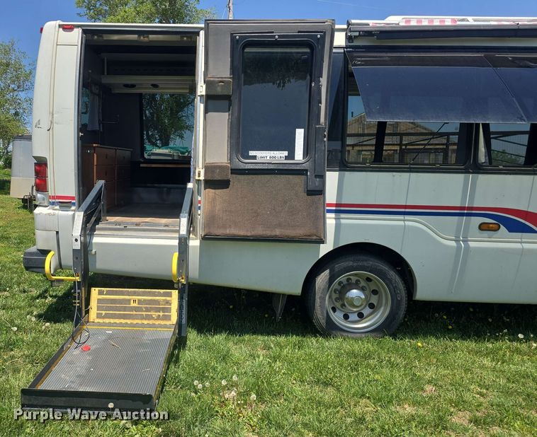 image for item EF3493 2009 International 3200 RV