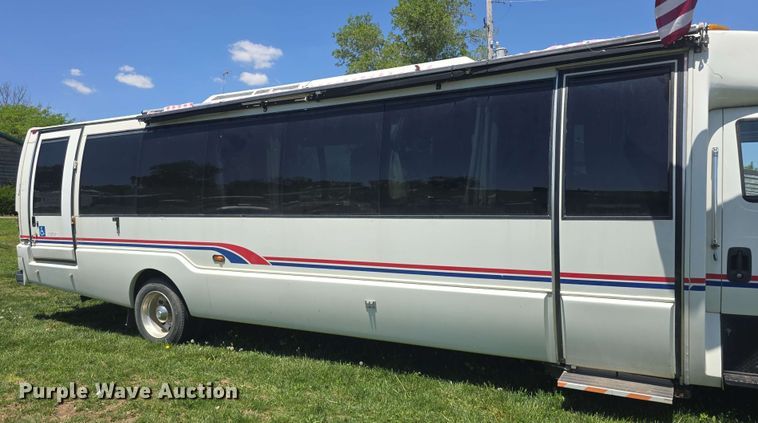 image for item EF3493 2009 International 3200 RV