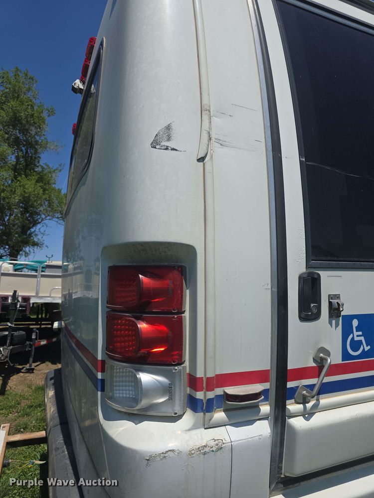 image for item EF3493 2009 International 3200 RV