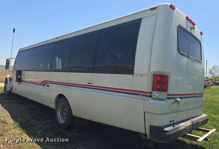 image for item EF3493 2009 International 3200 RV