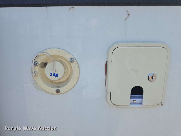 image for item EF3493 2009 International 3200 RV