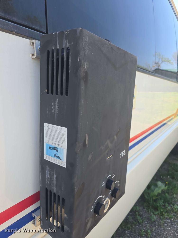 image for item EF3493 2009 International 3200 RV