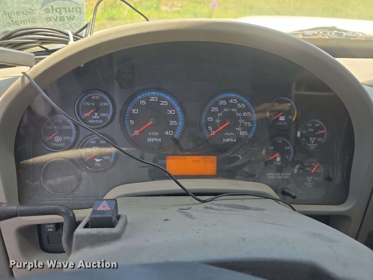 image for item EF3493 2009 International 3200 RV