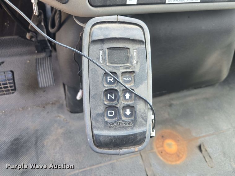 image for item EF3493 2009 International 3200 RV