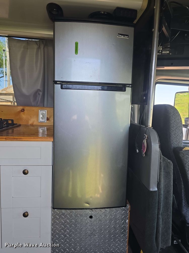 image for item EF3493 2009 International 3200 RV