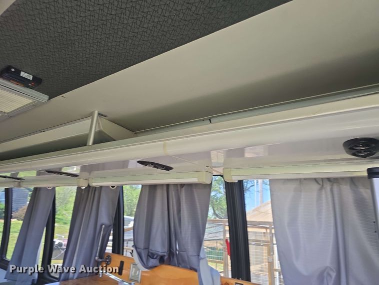 image for item EF3493 2009 International 3200 RV