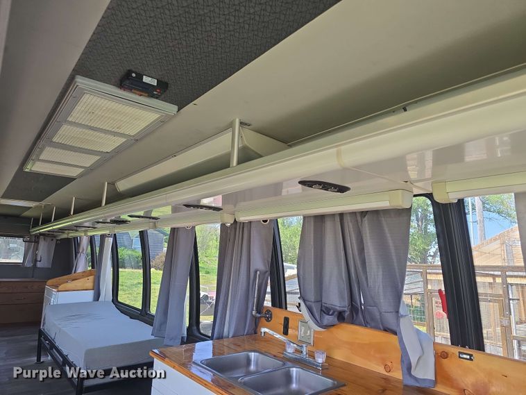 image for item EF3493 2009 International 3200 RV