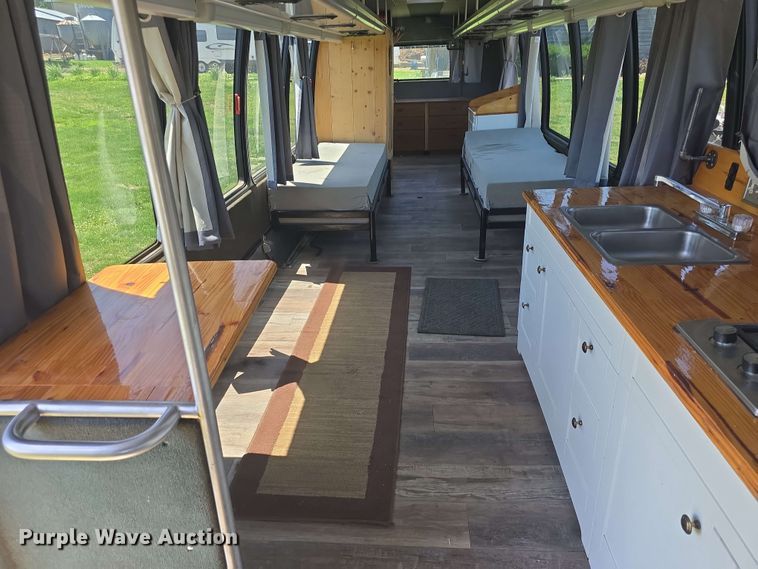 image for item EF3493 2009 International 3200 RV