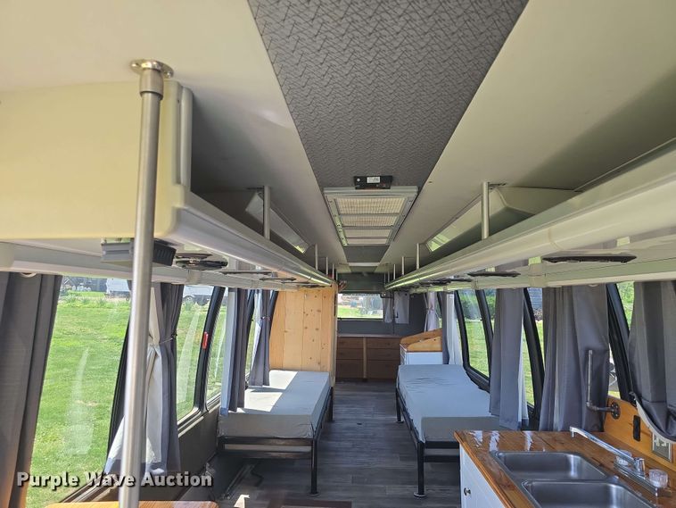 image for item EF3493 2009 International 3200 RV