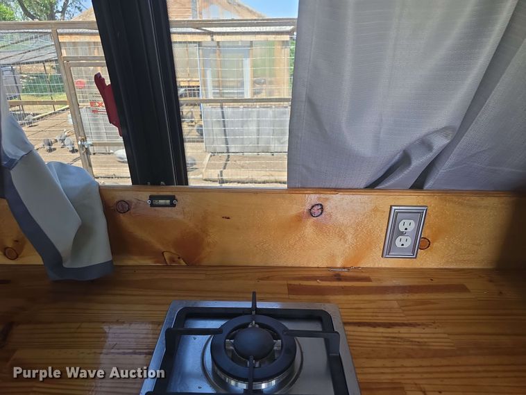 image for item EF3493 2009 International 3200 RV