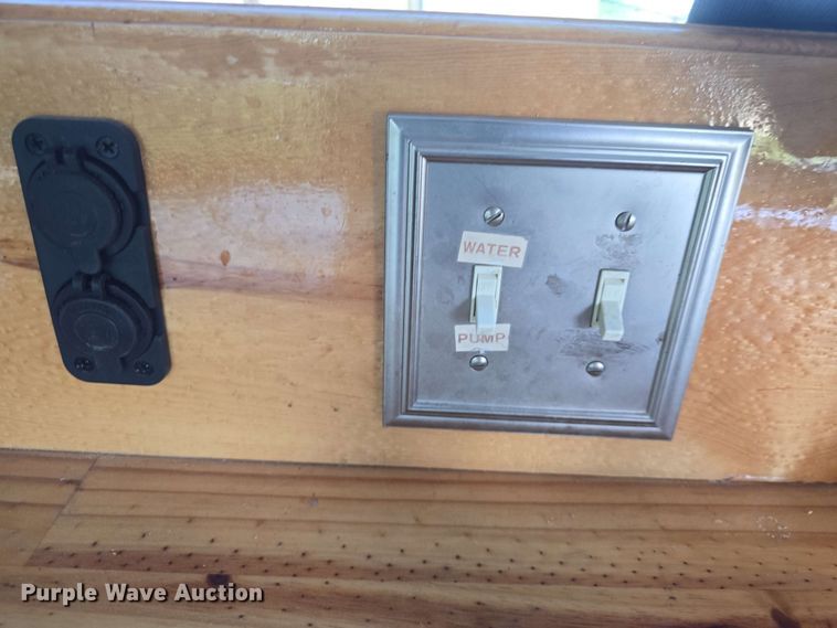 image for item EF3493 2009 International 3200 RV