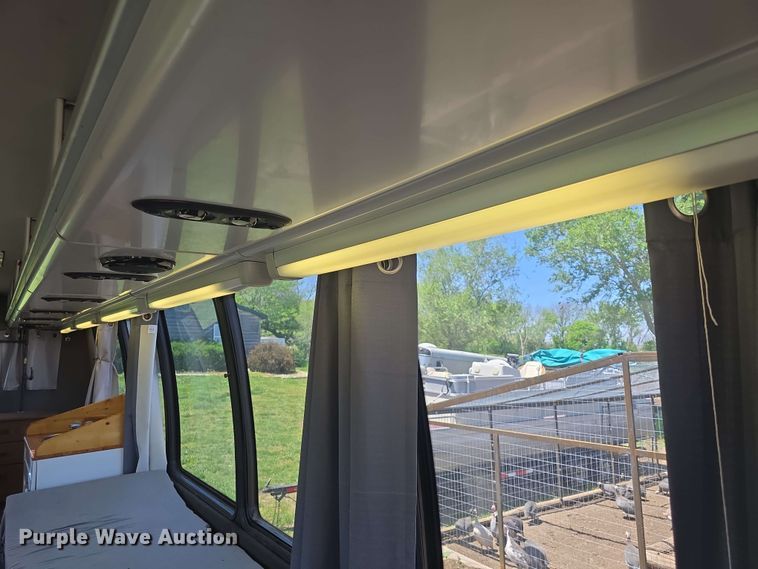 image for item EF3493 2009 International 3200 RV