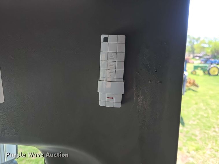 image for item EF3493 2009 International 3200 RV