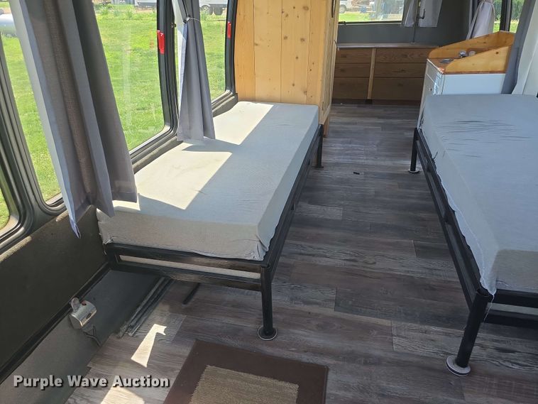 image for item EF3493 2009 International 3200 RV